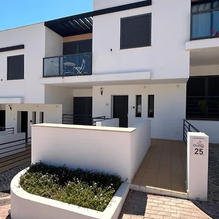 Three Bedroom Sea View Townhouse *