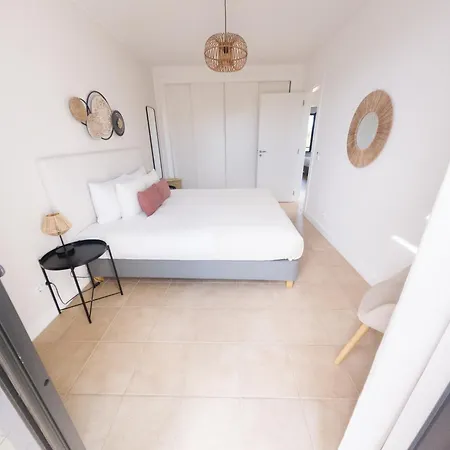 Three Bedroom Sea View Townhouse Vila *