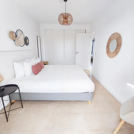 Vila Three Bedroom Sea View Townhouse *