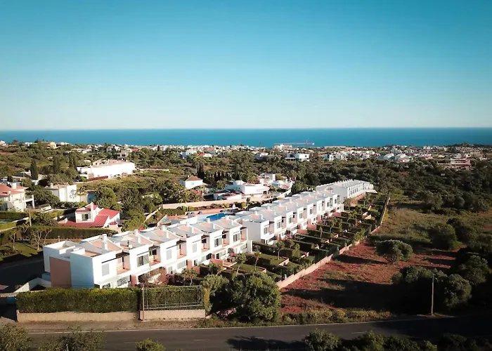 Villa Three Bedroom Sea View Townhouse *