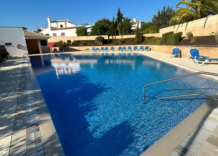 Villa Three Bedroom Sea View Townhouse *