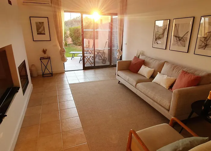 Villa Three Bedroom Sea View Townhouse *