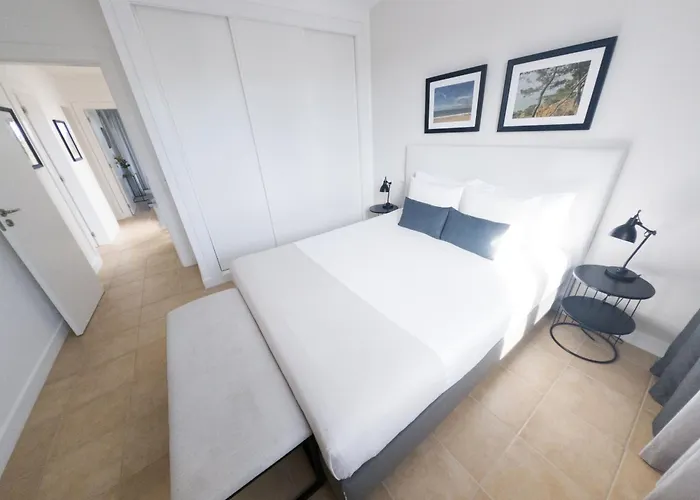 Three Bedroom Sea View Townhouse Albufeira