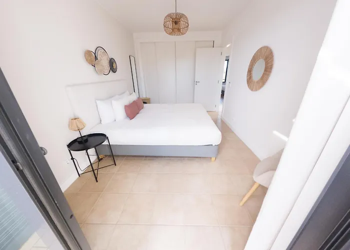 Three Bedroom Sea View Townhouse Vila *